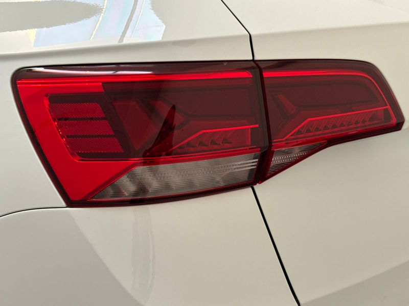 Volkswagen Taos  5 pts. Highline Black, 1.4T, 150 HP, TA, piel, f. led, TP, rieles en techo, RA-18 2022